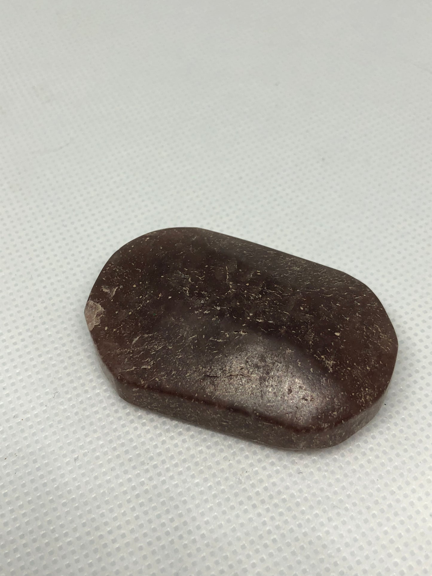 Galet pierre de paume de quartz fraise