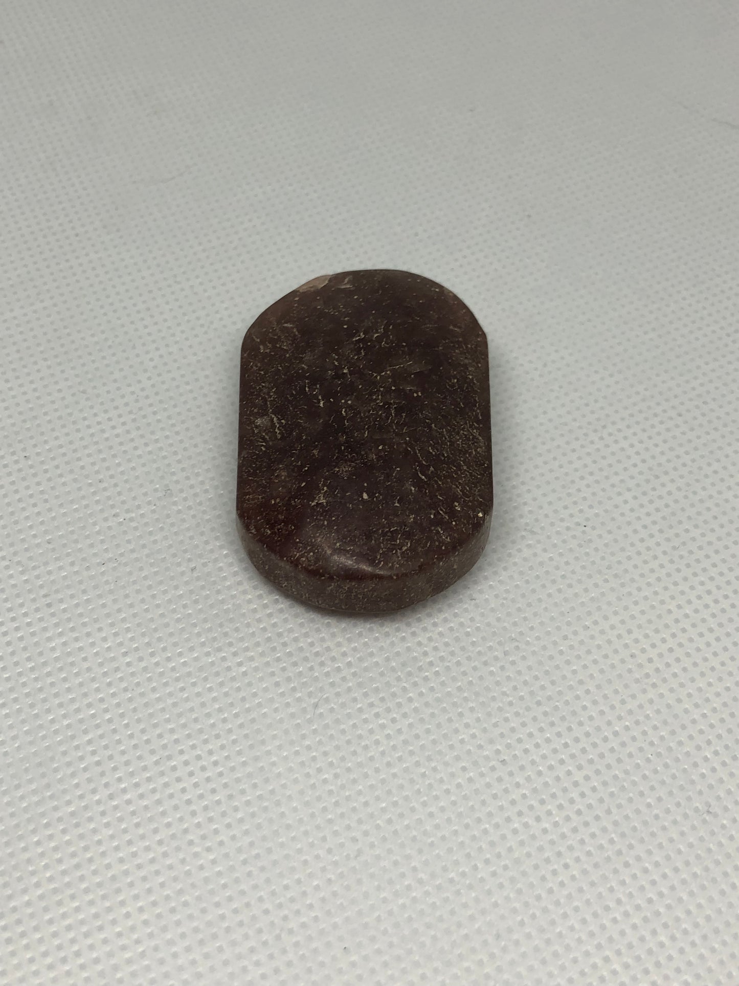 Galet pierre de paume de quartz fraise